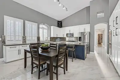 2077 Jupiter Hills Lane Kitchen