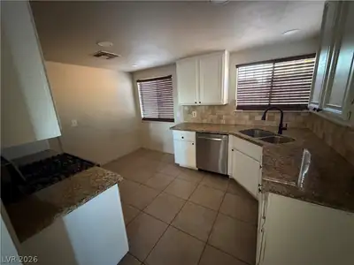 4798 Walteta, Las Vegas, NV 89119 Kitchen