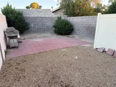 4798 Walteta, Las Vegas, NV 89119 Yard