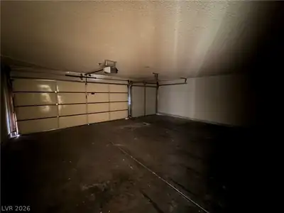4798 Walteta, Las Vegas, NV 89119 Garage