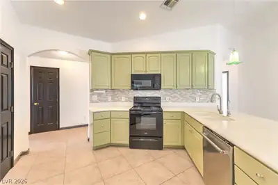 3195 Heyer Street Kitchen