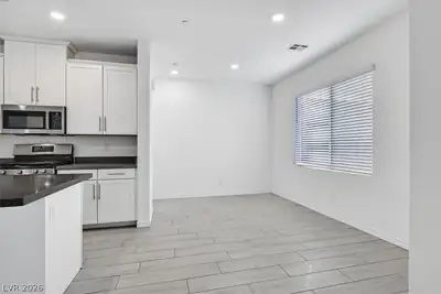 303 Fletcher Falls Street Dining Area