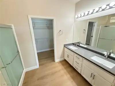 3036 Fort Stanwix Road Primary Bathroom