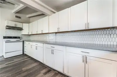 2320 East Oakey Boulevard Kitchen