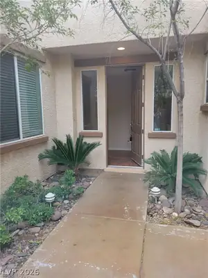 11424 Valentino Lane Entry