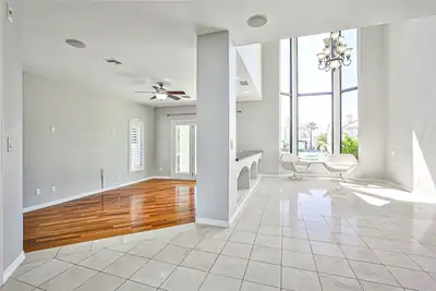 3137 Beach View Court Living Room