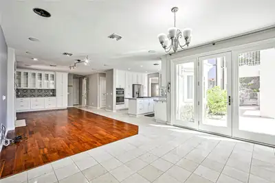 3137 Beach View Court Dining Area