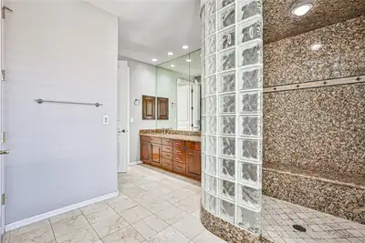 3137 Beach View Court Primary Bathroom
