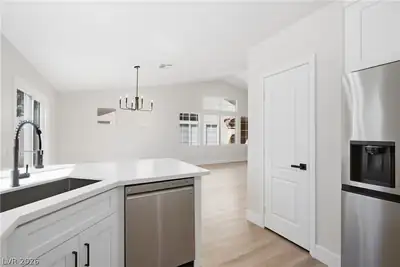 6983 Flowering Willow Street Kitchen