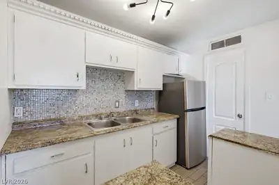 3726 Hazelwood Street 14, Las Vegas, NV 89119 Kitchen