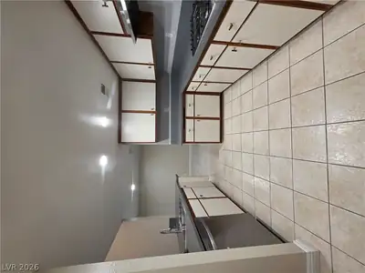 3115 La Mancha Way Kitchen