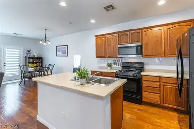 9924 Markhorn Court Kitchen