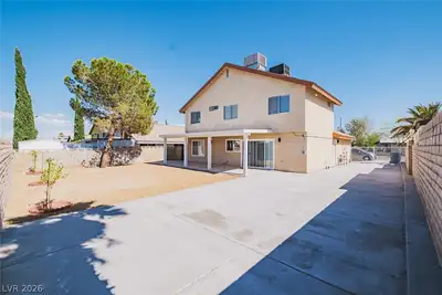 7220 Mountain Moss Drive Las Vegas, NV 89147