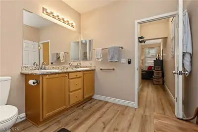 9182 Parkstone Avenue, Las Vegas, NV 89178 Primary Bathroom
