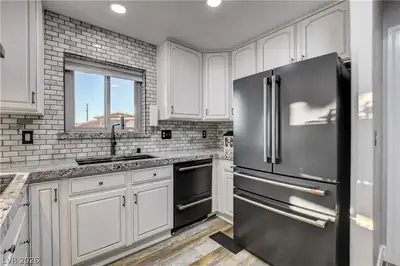 6460 Racel Street, Las Vegas, NV 89131 Kitchen