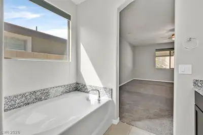 5121 Royal Indigo Street Primary Bathroom
