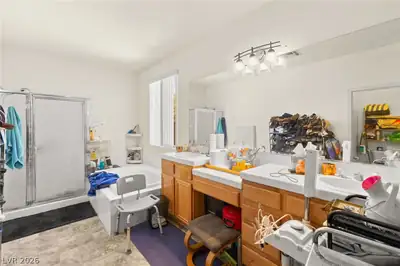 2364 Kenneth Avenue Primary Bathroom