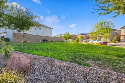 2922 Saltillo Lane Yard