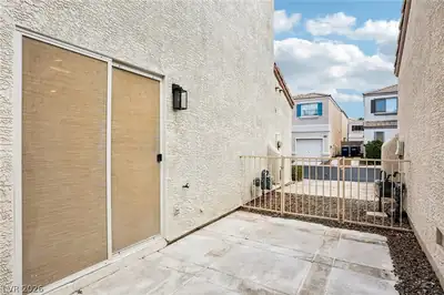 9957 Keephills Street Patio