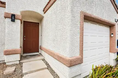 9957 Keephills Street Entry