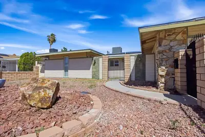 4092 East Harmon Avenue Las Vegas, NV 89121