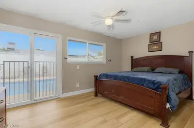 4092 East Harmon Avenue Bedroom
