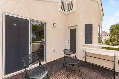 855 Binbrook Drive Patio
