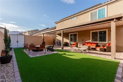 10909 Chipotle Avenue Patio