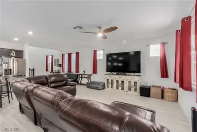 10909 Chipotle Avenue Living Room