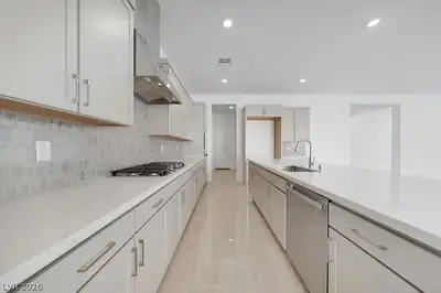 370 Tigullio Avenue 