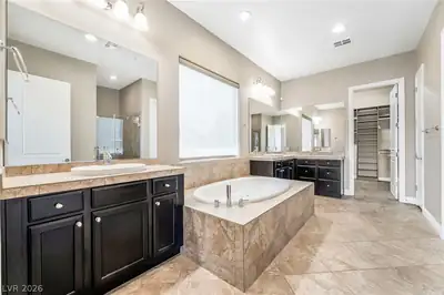 2501 Luberon Drive Primary Bathroom