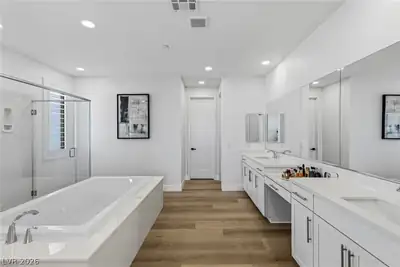 767 Glowing Horizon Street Primary Bathroom