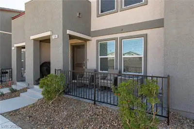 1596 Foley Bay Drive Entry