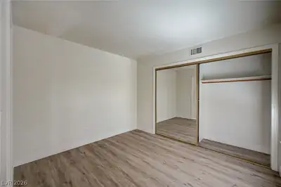 4047 Grasmere Avenue Bedroom