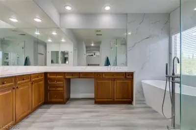 108 North Ring Dove Drive, Las Vegas, NV 89144 Primary Bathroom