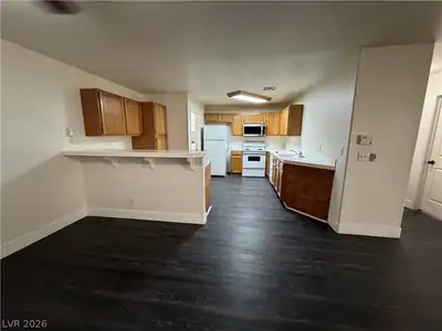 3673 Ian Thomas Street 103, Las Vegas, NV 89129 Kitchen