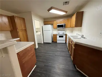 3673 Ian Thomas Street 103, Las Vegas, NV 89129 Kitchen