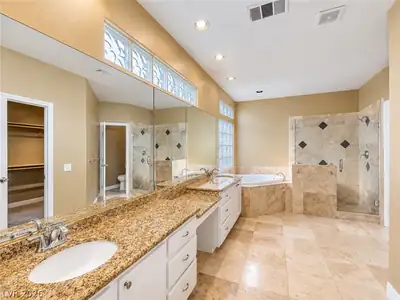 9573 Borgata Bay Boulevard, Las Vegas, NV 89147 Primary Bathroom
