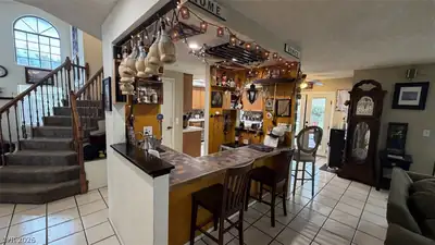 2805 Crystal Bay Drive Living Room