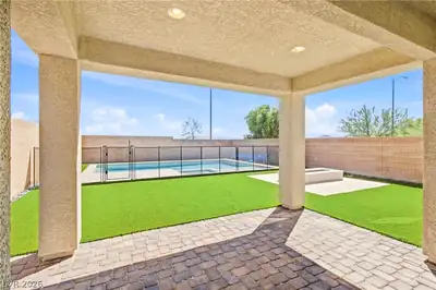 10552 Jade Walk Street Patio