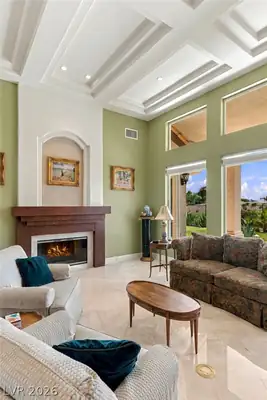 8633 Lakeridge Circle, Las Vegas, NV 89117 