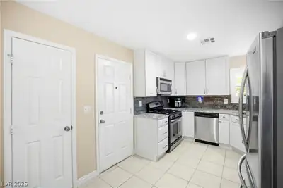 4825 Lawnwood Court, Las Vegas, NV 89130 Kitchen