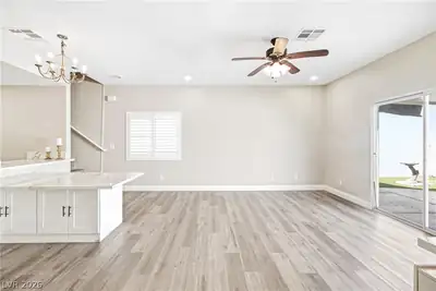 1475 Reef Ridge Court Living Room