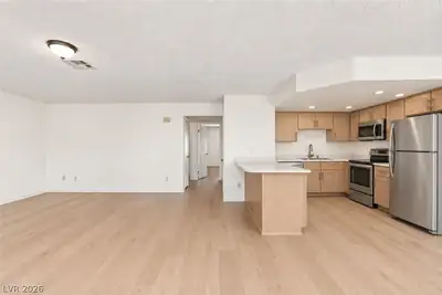 2713 Otter Creek Court 102, Las Vegas, NV 89117 Kitchen