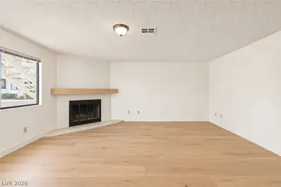 2713 Otter Creek Court 102, Las Vegas, NV 89117 Living Room
