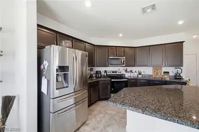268 Horsetail Falls Street Kitchen