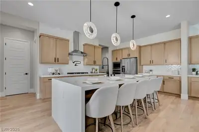 10226 Bismarck Palms Avenue Kitchen