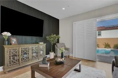 10226 Bismarck Palms Avenue Living Room