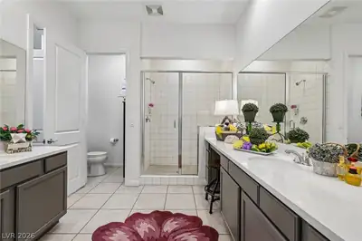 6754 Desert Crimson Street, Las Vegas, NV 89148 Primary Bathroom