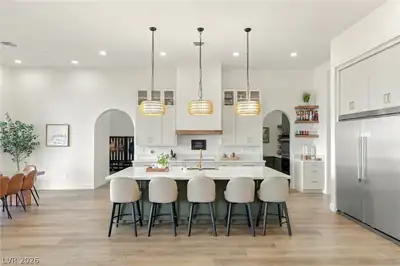 324 Wanda Road Kitchen